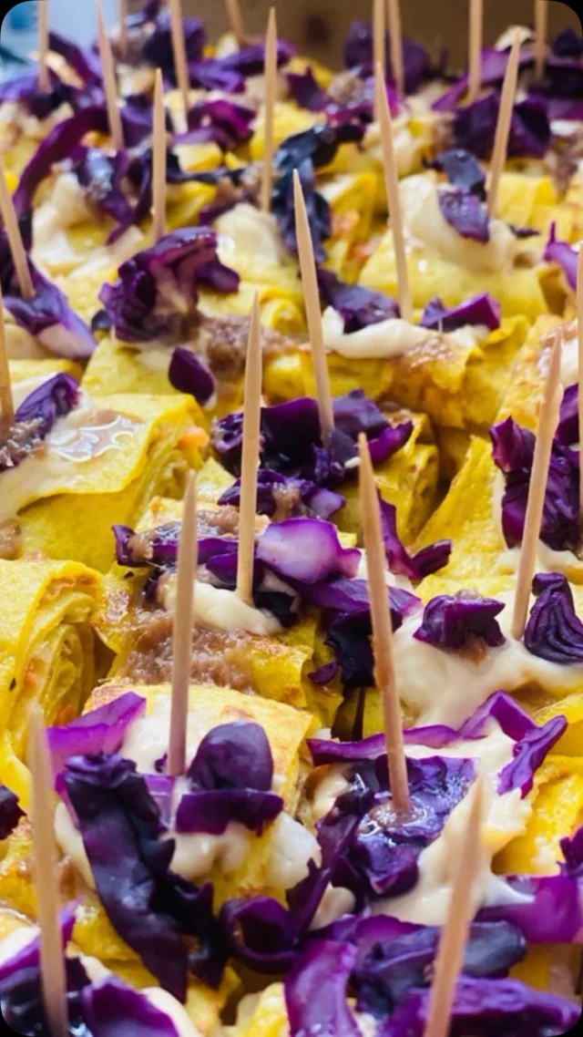 Apericena nel cuore di Ferrara!

Chiudiamo la settimana con gusto?
Ti aspettiamo domenica dalle 18.00 per un’apericena rilassata e piena di sapori nel nostro cortile accogliente, tra luci soffuse, buon vino e piatti sfiziosi.

Taglieri, finger food, proposte vegetariane e un calice selezionato: tutto il necessario per staccare la spina e goderti una serata speciale.

Prenotazione consigliata!
@ilcortileretro 
📱 www.ilcortile.eu
📌 Via Carlo Mayr 115
☎️ 366.3586776
Vieni a scoprire il fascino del nostro angolo retrò nel cuore di Ferrara.

Il Cortile Retrò – Dove ogni domenica ha un sapore diverso.

#ApericenaFerrara #IlCortileRetrò #DomenicaConGusto #FerraraFoodLovers